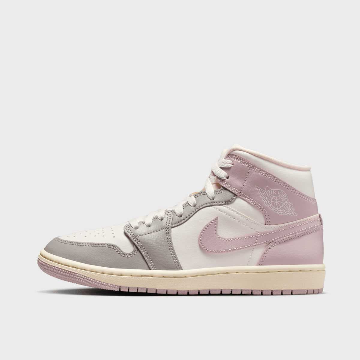 WMNS Air Jordan 1 Mid