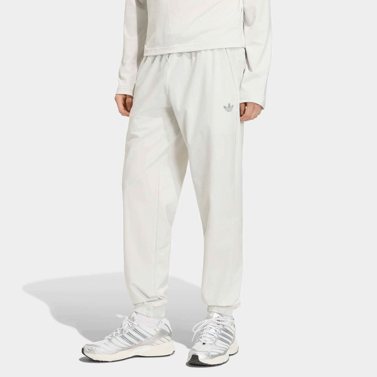 Tech Essential Woven Trackpant