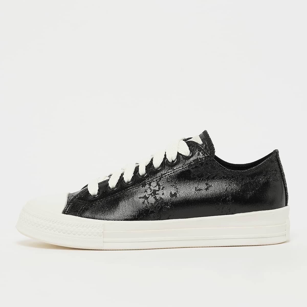 Chuck Taylor Throwback