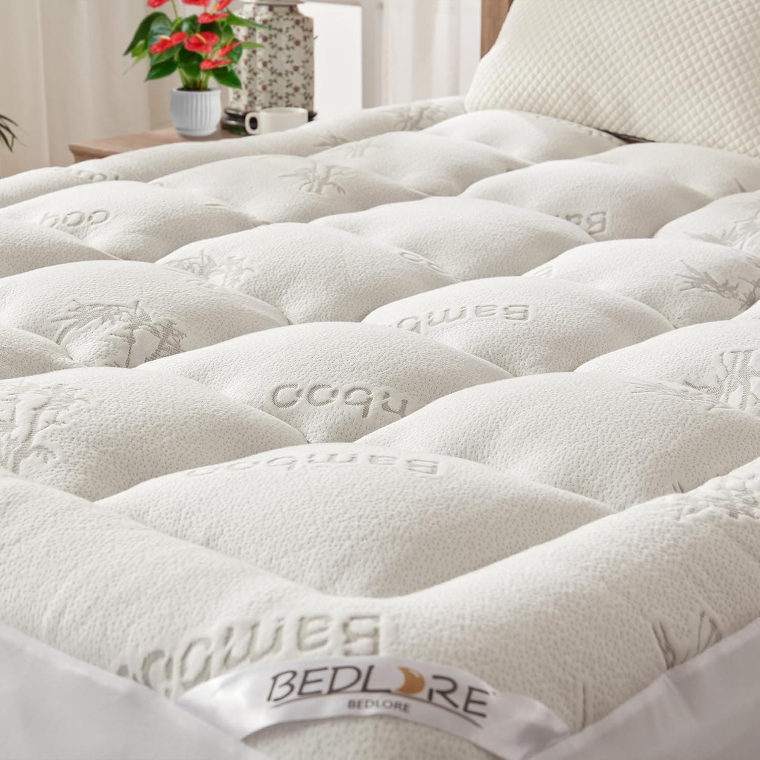 BEDLORE Surmatelas 160x200 cm Matelassé, sur Matelas 2 Personnes en Viscose de Bambou Respirant et Moelleux, Grand Bonnet Extensible Jusqu’à 40 cm, Certifié Oeko-Tex, Blanc