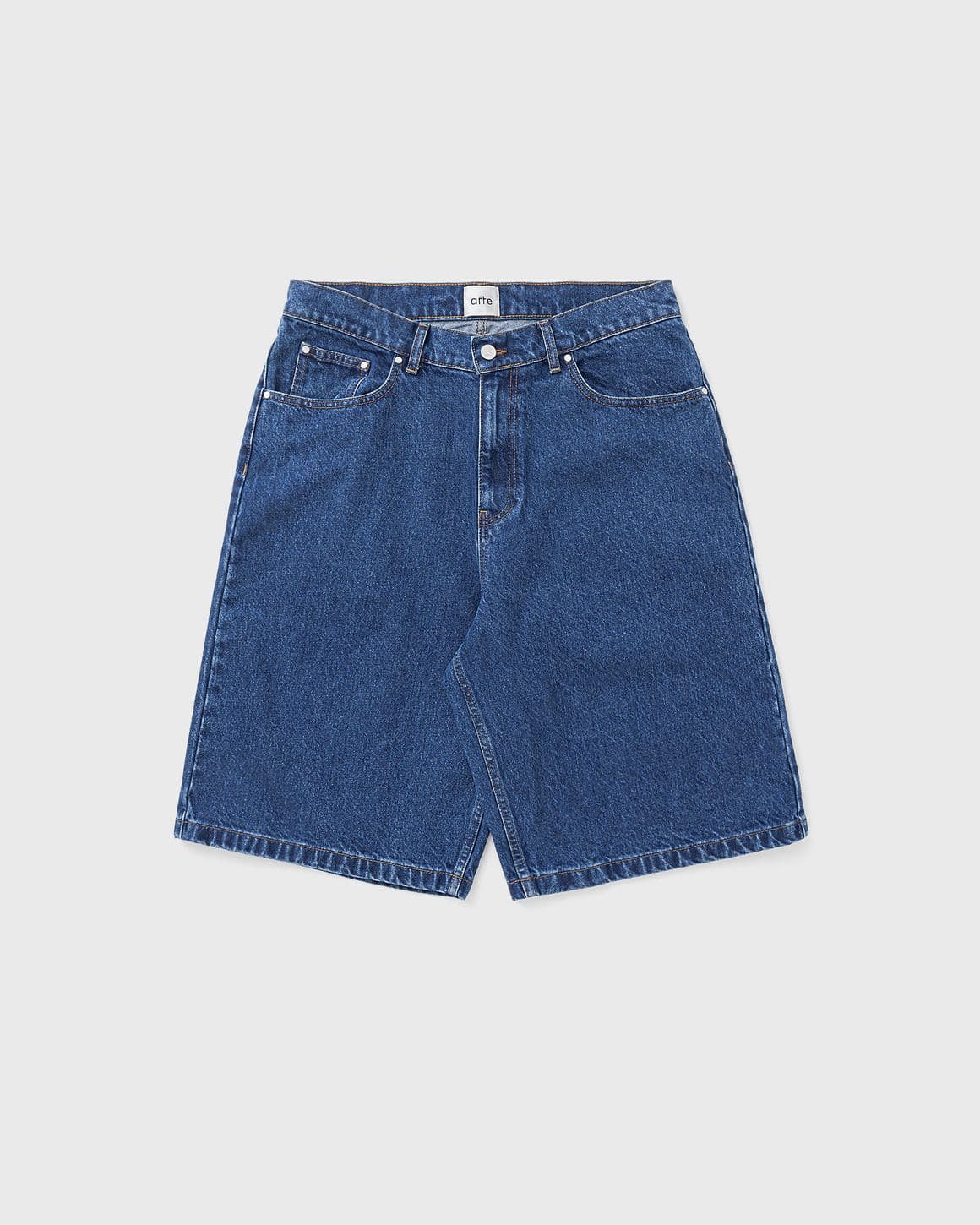Round pocket Denim Shorts